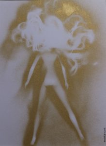 "BARBIEMETRIE WAKE UP" . 2018" sur papier blanc 200 g. 40 X 50. Spray paint OR. 2018.