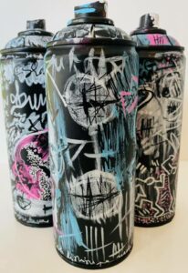« Hello my blaze is » Posca sur spray can. Série limitée. Décembre 2023..jpg